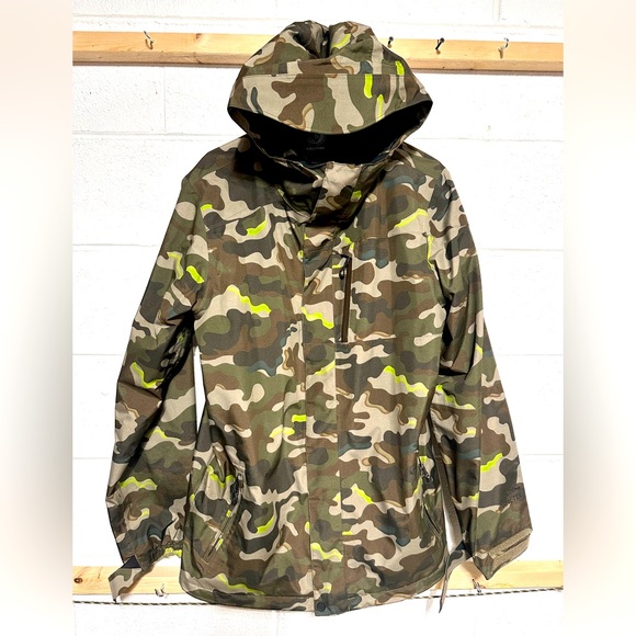 Volcom Gore-Tex camo jacket—weatherproof & unstoppable style! #Volcom #GoreTex!🔥 - Picture 5 of 10